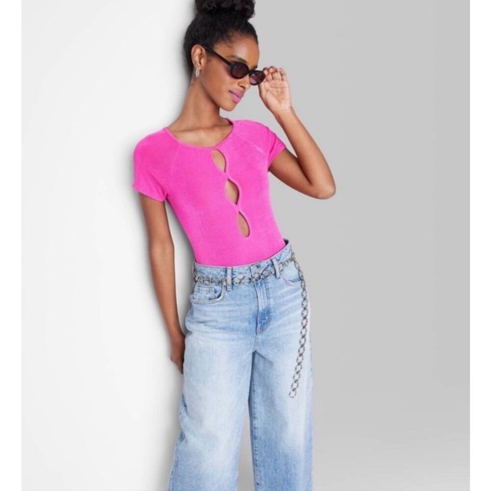 NWT Wild Fable Womens Hot Pink Stretchy Cut Out Short Sleeve Bodysuit Size Small